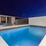 L&a Luxury *
