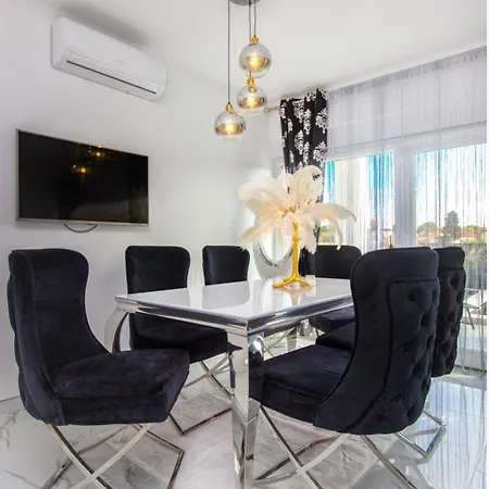 L&a Luxury Vodice