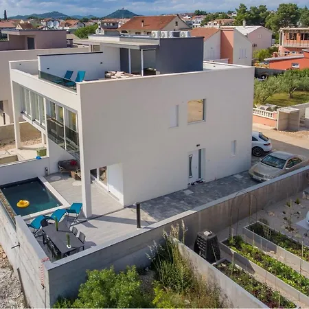 L&a Luxury Villa *